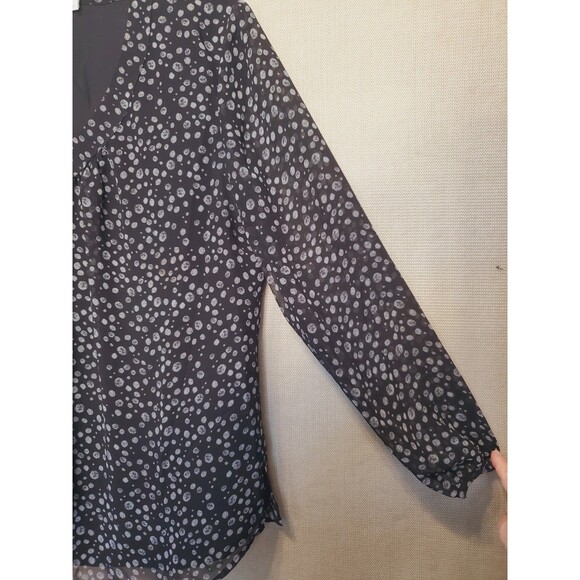 Coldwater Creek Black Dotted V-Neck Long Sleeve Chiffon Lined Blouse Size Medium - Picture 2 of 6
